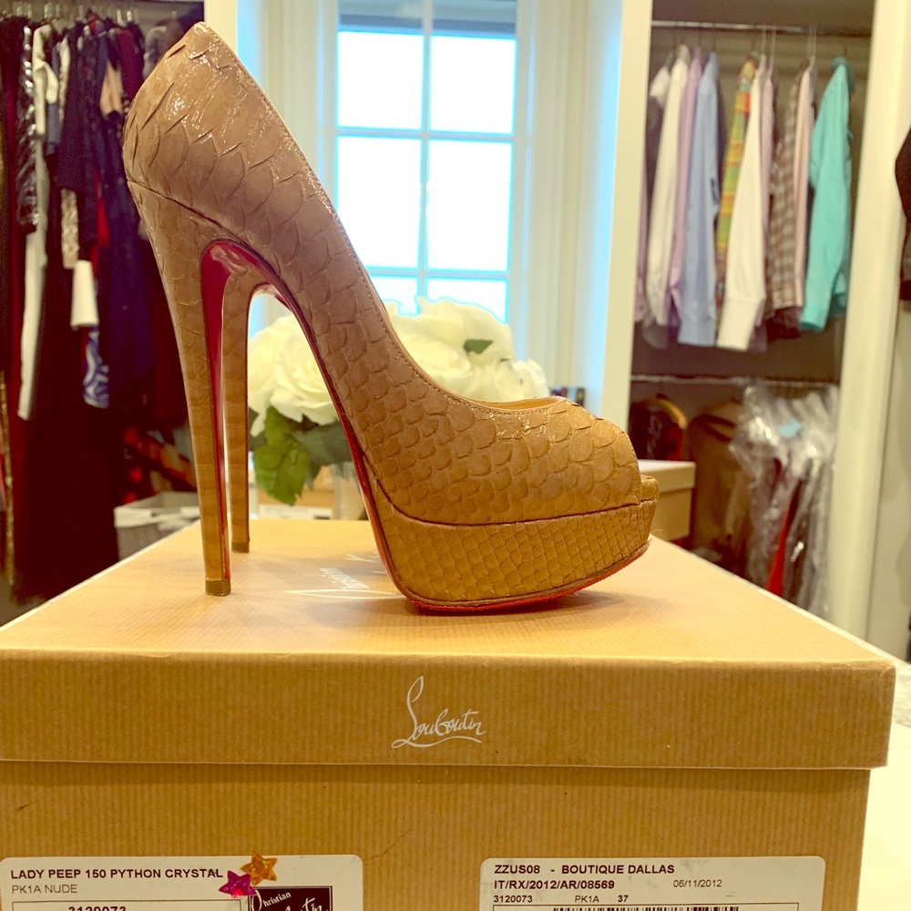 Christian Louboutin lady peep python 150
